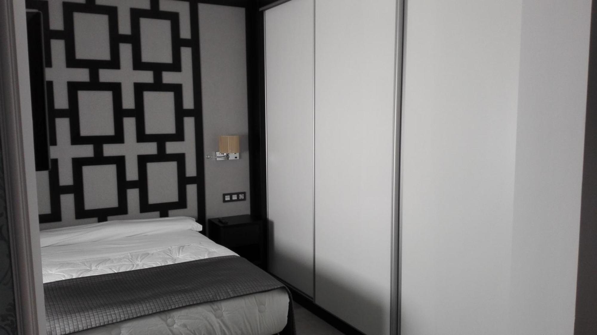 Apartamentos Las Palmeras Palma del Río Zimmer foto