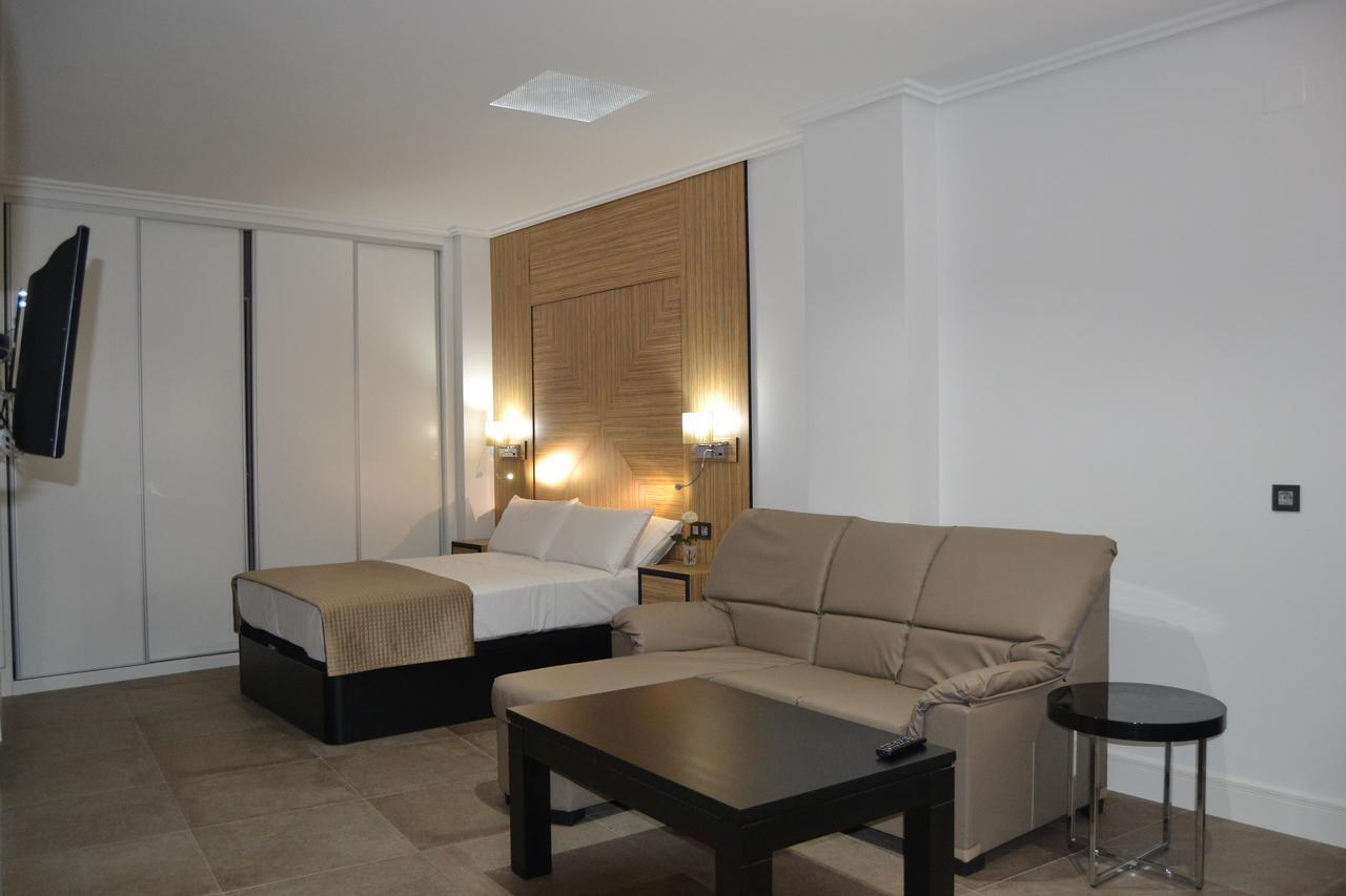Apartamentos Las Palmeras Palma del Río Exterior foto