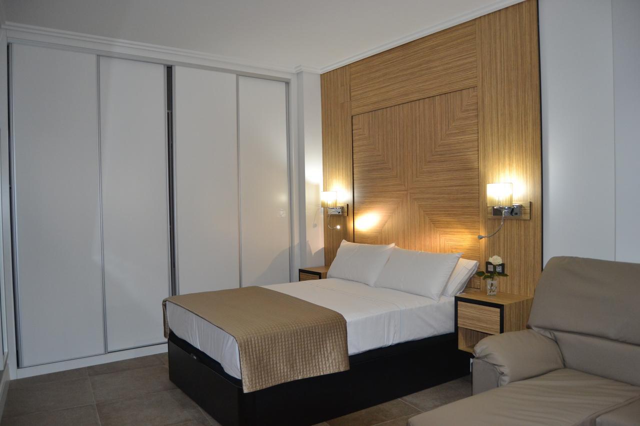 Apartamentos Las Palmeras Palma del Río Exterior foto