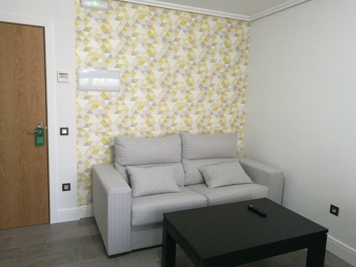 Apartamentos Las Palmeras Palma del Río Exterior foto